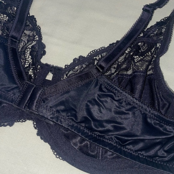 ⭐️3/$15 40C Sexy Lace Floral Full Coverage Unlined
Underwire Bra - Picture 7 of 13